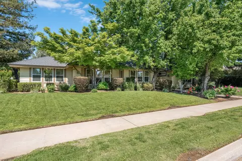 674 E Cole Ave, Fresno, CA 93720