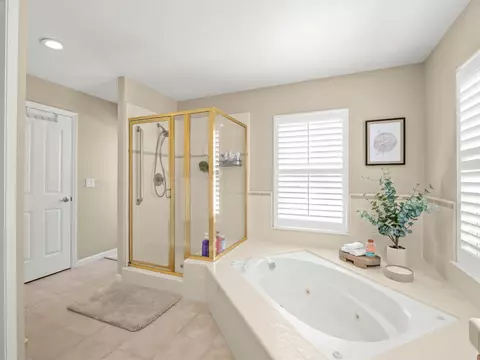Bath - 2690 Joshua Ave, Clovis, CA 93611 photo 4 of 10
