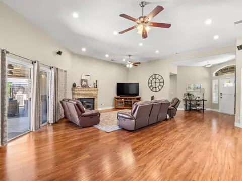 Living - 2690 Joshua Ave, Clovis, CA 93611 photo 3 of 3