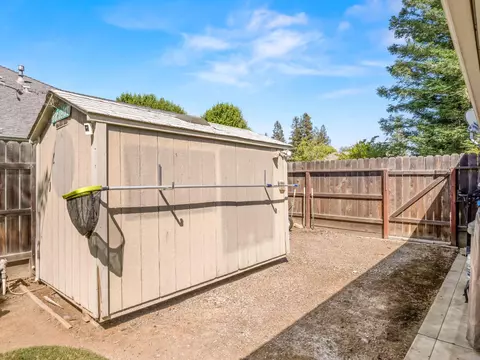 Exterior - 2690 Joshua Ave, Clovis, CA 93611 photo 11 of 13