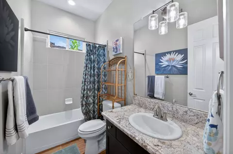 Bath - 1462 N Twinberry Ave, Clovis, CA 93619 photo 4 of 5