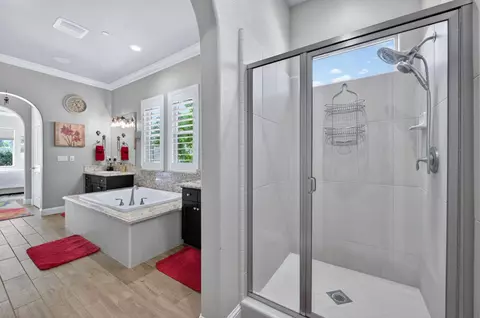 Bath - 1462 N Twinberry Ave, Clovis, CA 93619 photo 3 of 5