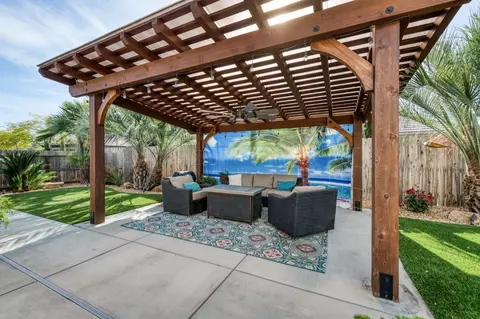 Exterior - 1462 N Twinberry Ave, Clovis, CA 93619 photo 4 of 19