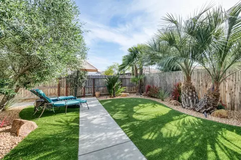 Exterior - 1462 N Twinberry Ave, Clovis, CA 93619 photo 9 of 19
