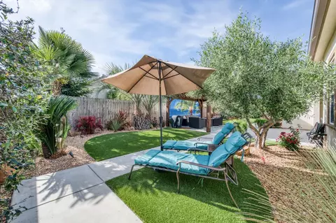 Exterior - 1462 N Twinberry Ave, Clovis, CA 93619 photo 8 of 19