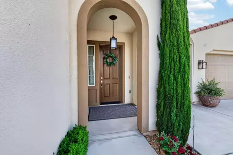 Entry Way - 1462 N Twinberry Ave, Clovis, CA 93619 photo 1 of 4