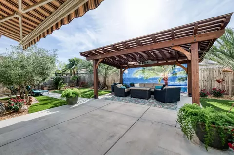 Exterior - 1462 N Twinberry Ave, Clovis, CA 93619 photo 5 of 19