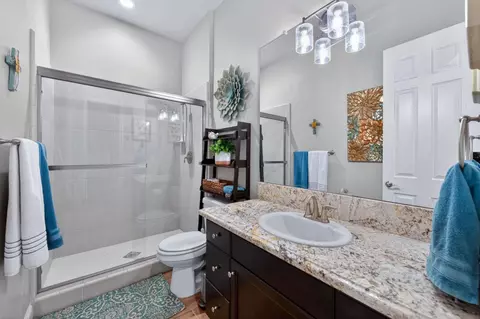 Bath - 1462 N Twinberry Ave, Clovis, CA 93619 photo 5 of 5