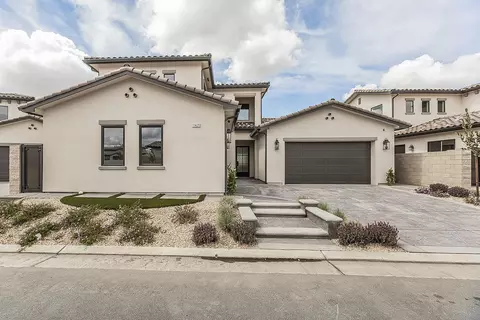 11421 N Live Oak Dr, Fresno, CA 93730