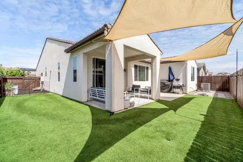 Exterior - 4158 Buckingham Ave, Clovis, CA 93619 photo 5 of 6