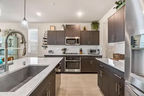 Kitchen - 4158 Buckingham Ave, Clovis, CA 93619 photo 5 of 6