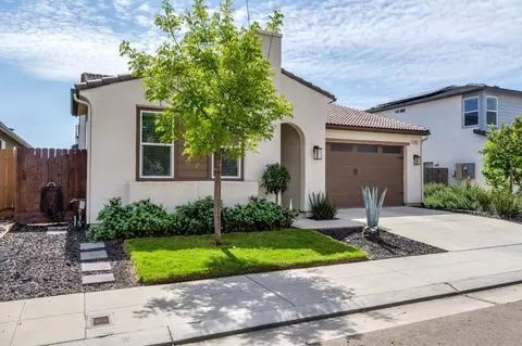 Exterior - 4158 Buckingham Ave, Clovis, CA 93619 photo 3 of 6