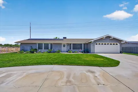 704 N Hayes Ave, Fresno, CA 93723