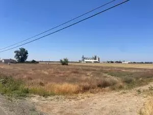 12792 10th Ave, Hanford, CA 93230 photo 2
