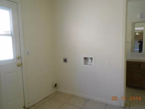 1773 Erwin Ln, Yokuts Valley, CA 93675 photo 9