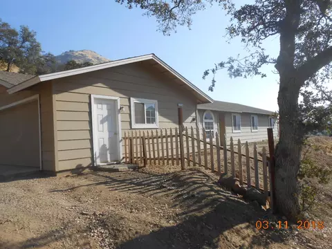 1773 Erwin Ln, Yokuts Valley, CA 93675 photo 2