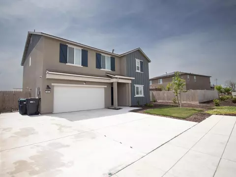 Exterior - 1451 W Ryan Ave, Fowler, CA 93625 photo 2 of 4