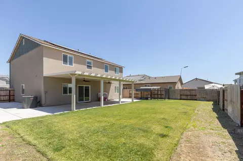 Exterior - 1451 W Ryan Ave, Fowler, CA 93625 photo 3 of 4
