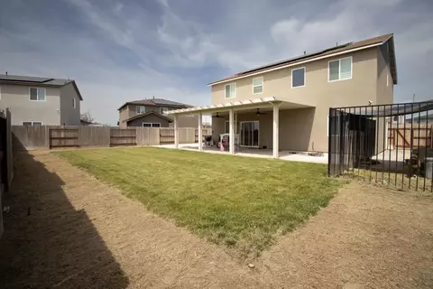 Exterior - 1451 W Ryan Ave, Fowler, CA 93625 photo 4 of 4
