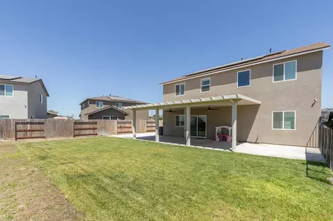Exterior - 1451 W Ryan Ave, Fowler, CA 93625 photo 4 of 4