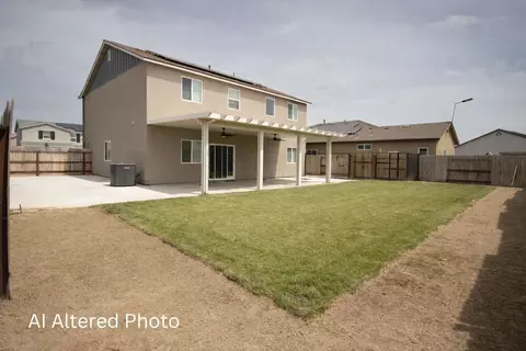 Exterior - 1451 W Ryan Ave, Fowler, CA 93625 photo 3 of 4