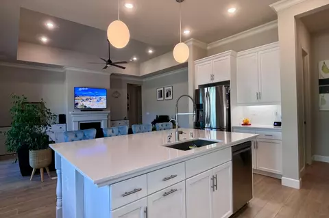 Kitchen - 445 Bloom Ln, Clovis, CA 93619 photo 2 of 5