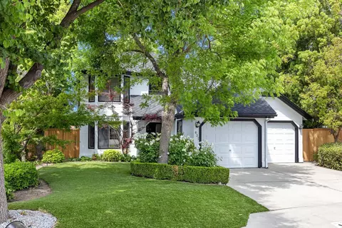 637 E Pintail Cir, Fresno, CA 93730