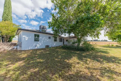 Exterior - 2790 Boles St, Madera, CA 93637 photo 5 of 6