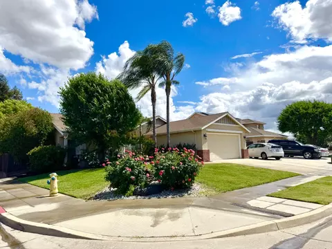 Exterior - 3501 Carson Ave, Clovis, CA 93611 photo 2 of 12