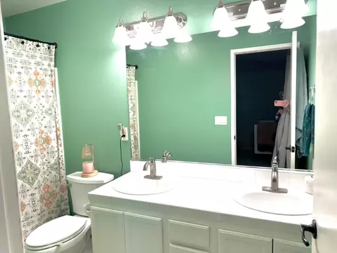 Bath - 3501 Carson Ave, Clovis, CA 93611 photo 2 of 2