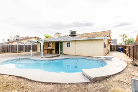 Exterior - 3725 Eddy Ave, Clovis, CA 93612 photo 6 of 6