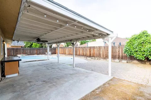 Exterior - 3725 Eddy Ave, Clovis, CA 93612 photo 5 of 6