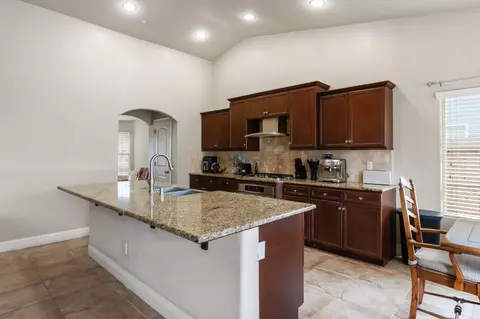 Kitchen - 3157 Twain Ave, Clovis, CA 93619 photo 1 of 2