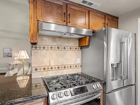 Kitchen - 621 W El Paso Ave, Clovis, CA 93611 photo 4 of 4
