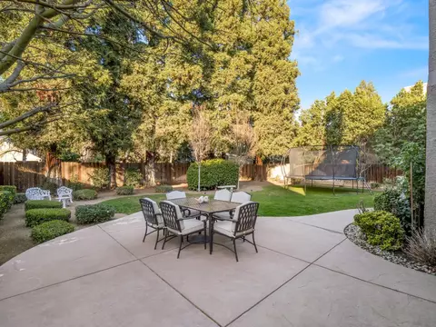 Exterior - 621 W El Paso Ave, Clovis, CA 93611 photo 7 of 12