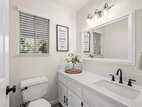 Bath - 621 W El Paso Ave, Clovis, CA 93611 photo 1 of 7