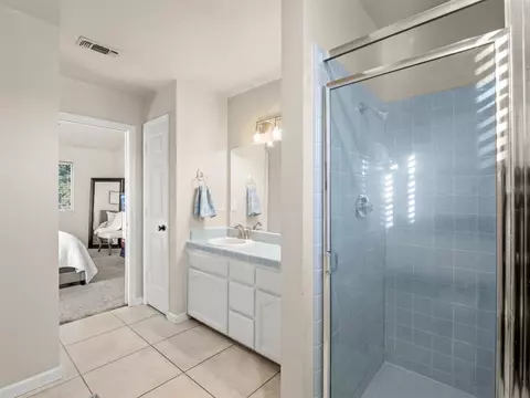 Bath - 621 W El Paso Ave, Clovis, CA 93611 photo 4 of 7