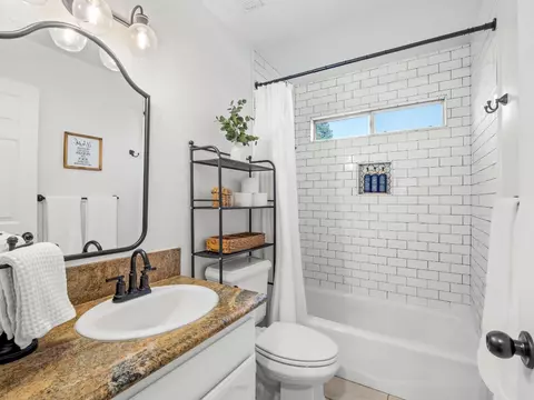 Bath - 621 W El Paso Ave, Clovis, CA 93611 photo 7 of 7