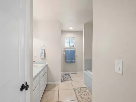 Bath - 621 W El Paso Ave, Clovis, CA 93611 photo 2 of 7