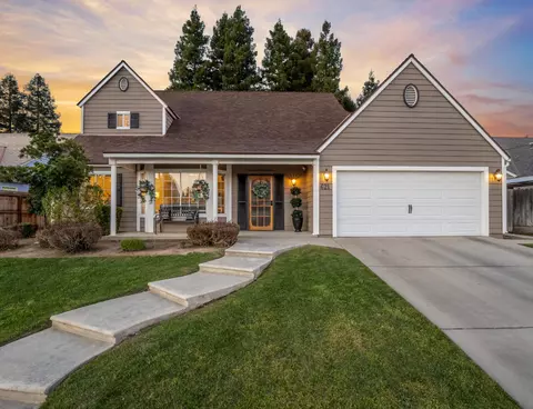 621 W El Paso Ave, Clovis, CA 93611