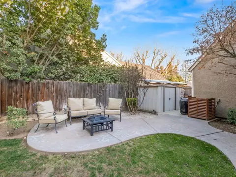 Exterior - 621 W El Paso Ave, Clovis, CA 93611 photo 8 of 12