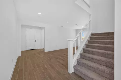 Entry Way - 986 Peters Rd S, Madera, CA 93636 photo 4 of 6