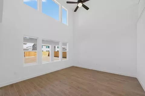 Living - 986 Peters Rd S, Madera, CA 93636 photo 5 of 8