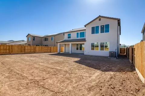 Exterior - 986 Peters Rd S, Madera, CA 93636 photo 8 of 10