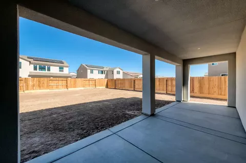 Exterior - 986 Peters Rd S, Madera, CA 93636 photo 4 of 10