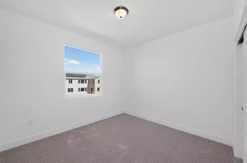 Bedroom - 986 Peters Rd S, Madera, CA 93636 photo 4 of 10