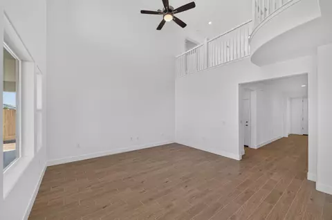 Living - 986 Peters Rd S, Madera, CA 93636 photo 6 of 8