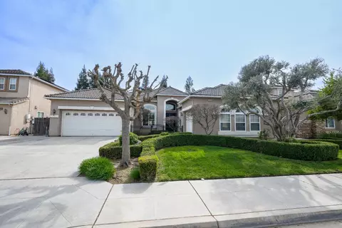 2933 E Quincy Ave, Fresno, CA 93720