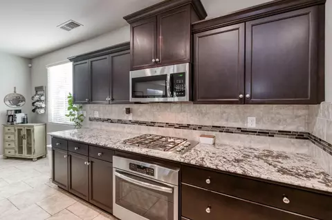 Kitchen - 3606 Saginaw Ave, Clovis, CA 93619 photo 4 of 5