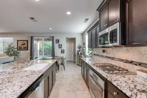 Kitchen - 3606 Saginaw Ave, Clovis, CA 93619 photo 5 of 5
